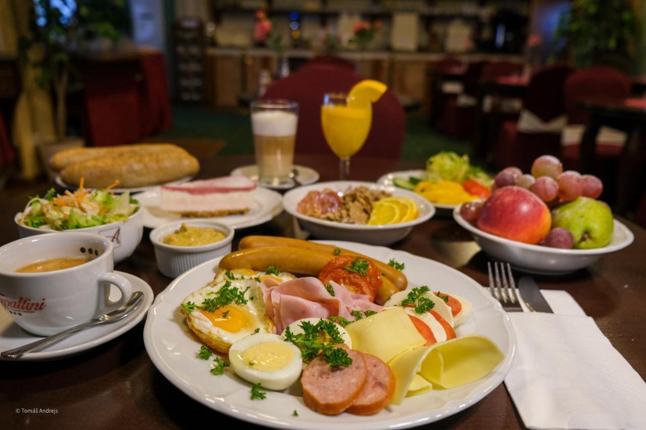 Hotel Tommy Wellness & Spa 纳霍德 外观 照片