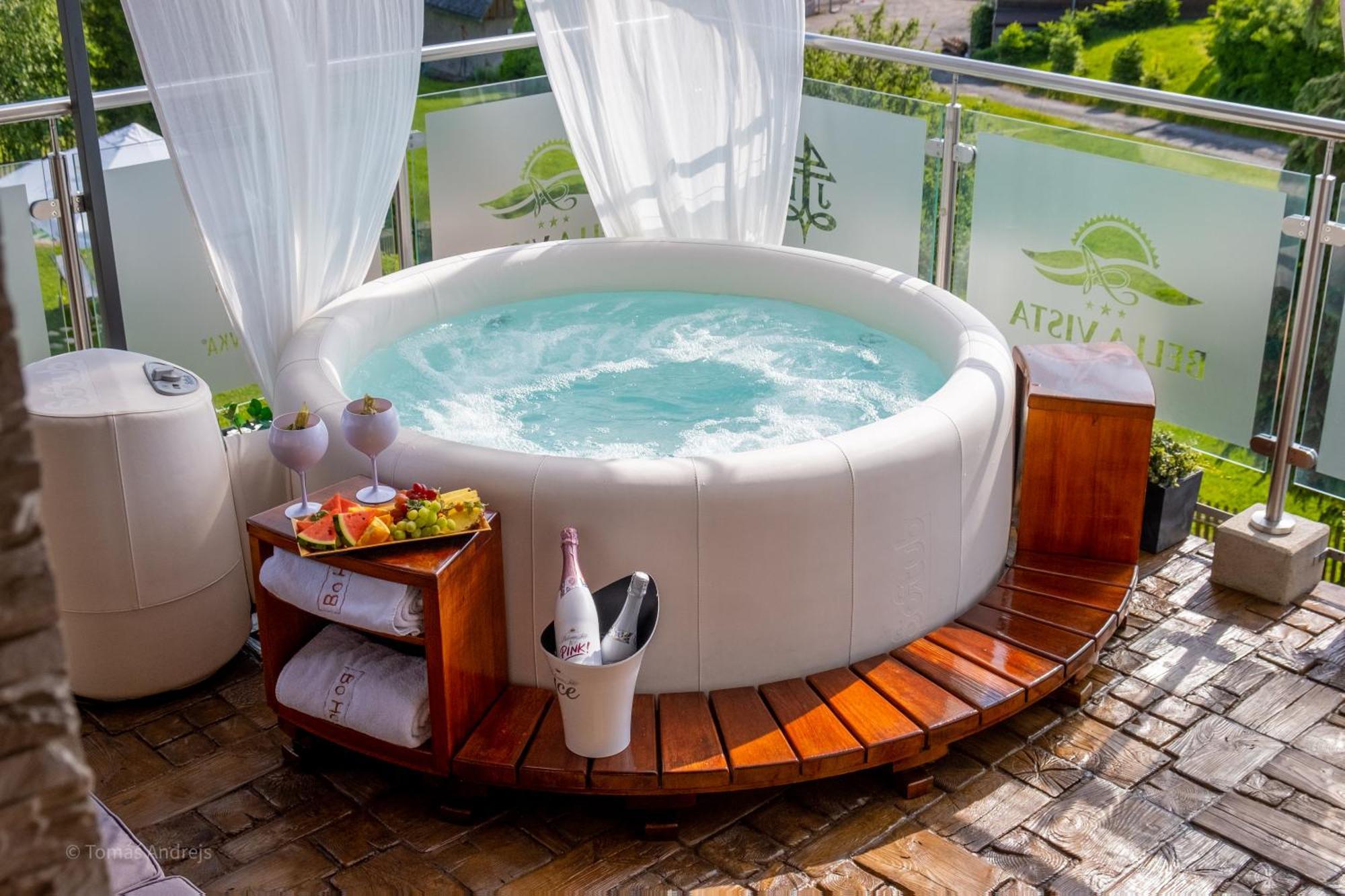 Hotel Tommy Wellness & Spa 纳霍德 外观 照片