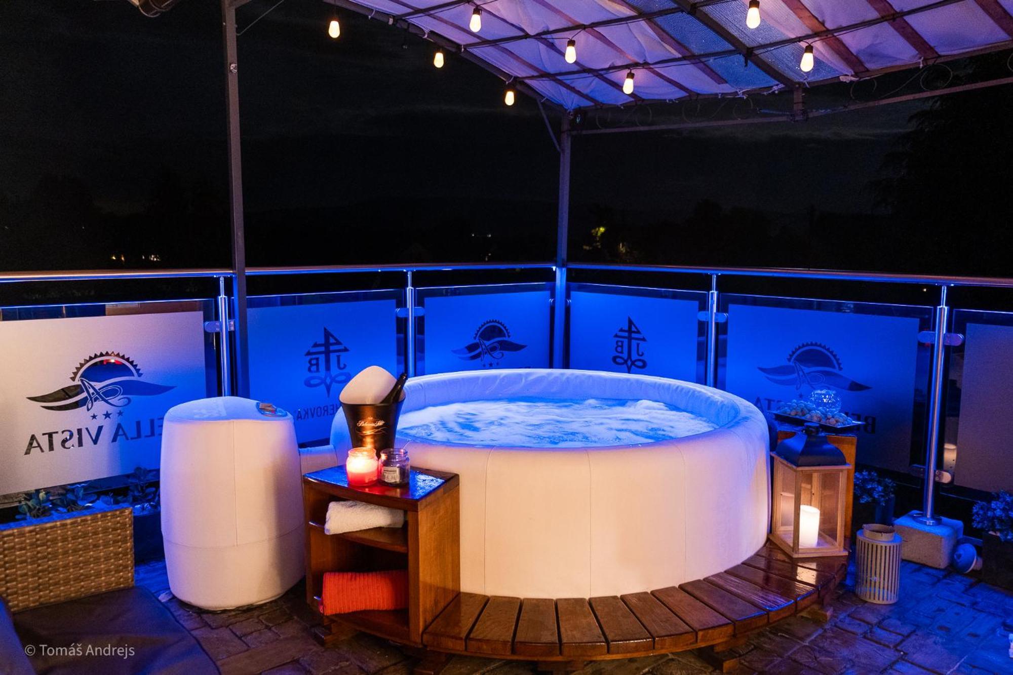 Hotel Tommy Wellness & Spa 纳霍德 外观 照片