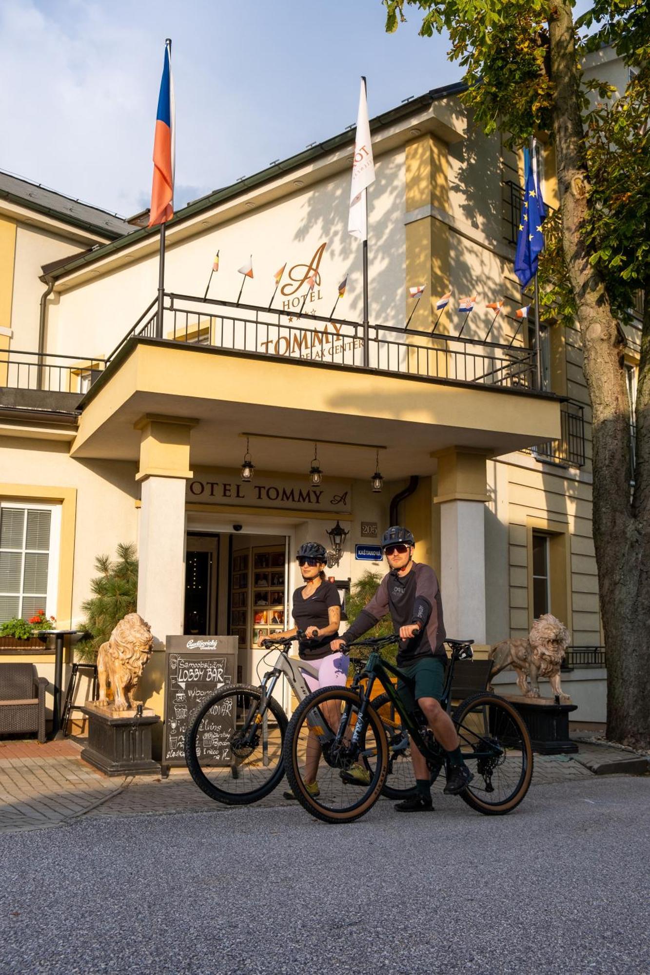 Hotel Tommy Wellness & Spa 纳霍德 外观 照片