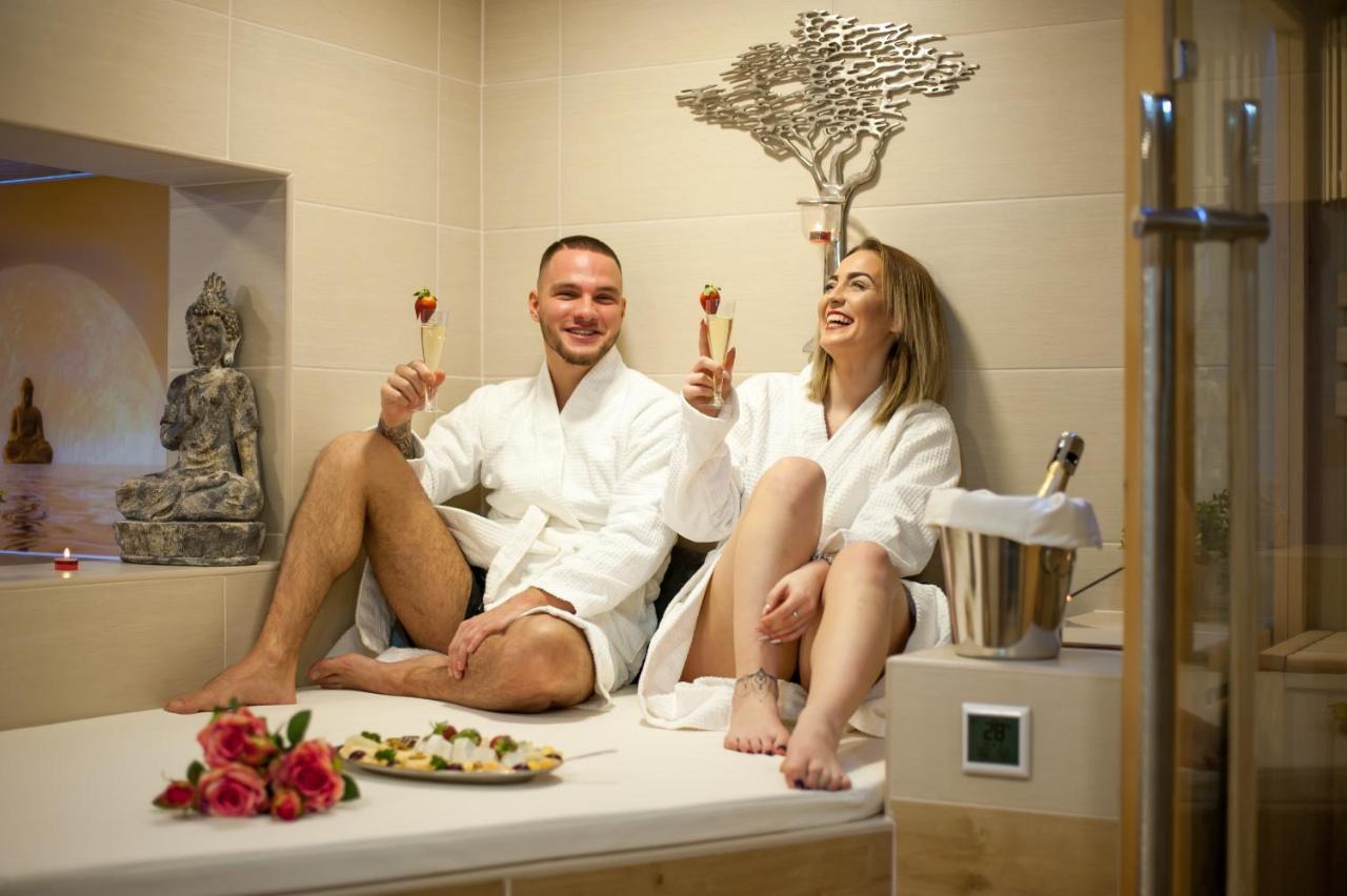 Hotel Tommy Wellness & Spa 纳霍德 外观 照片
